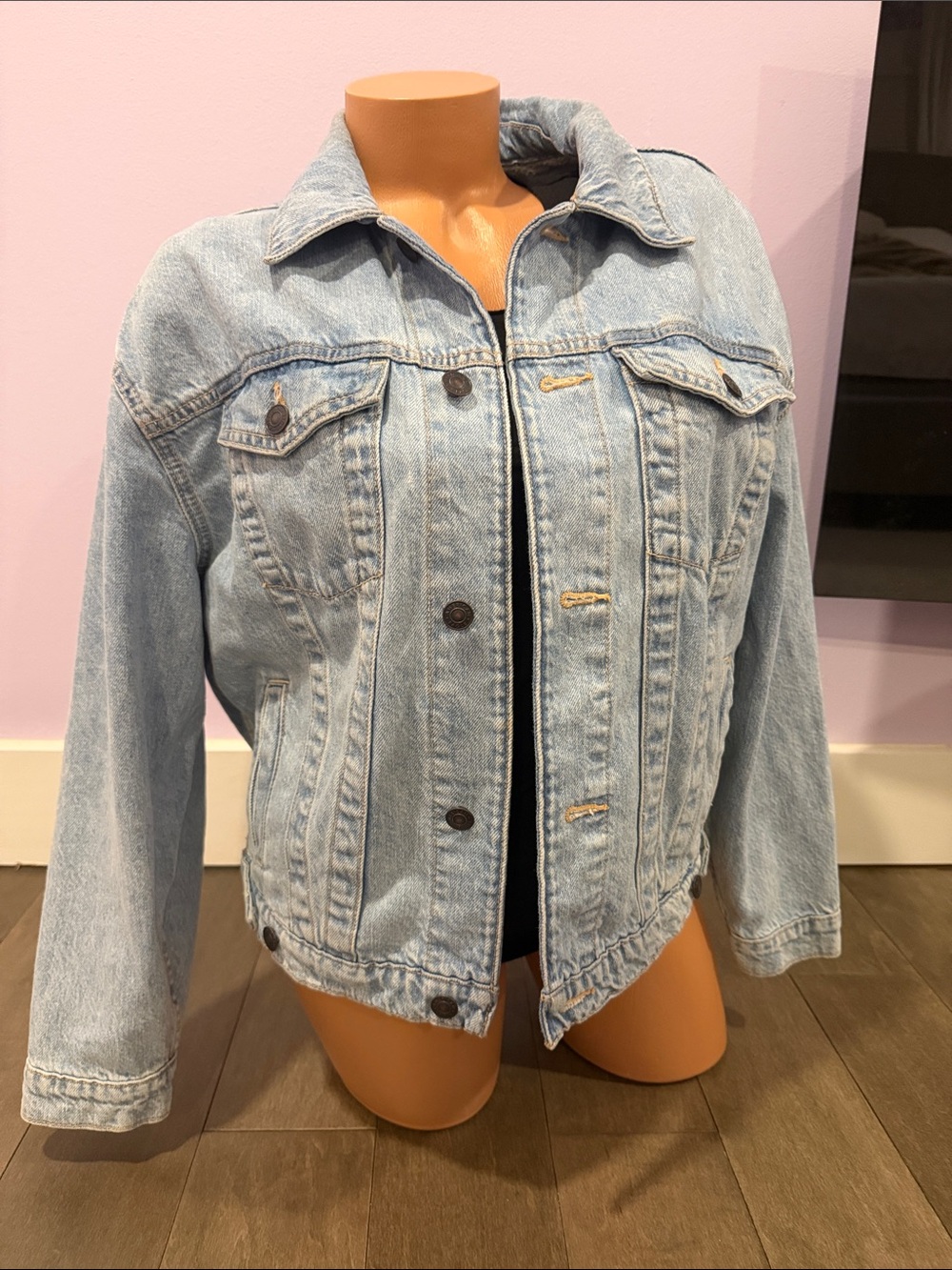 American Eagle Outfitters Light Wash Denim Jacket - Pale Blue